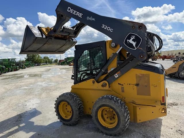 Image of John Deere 320G equipment image 2