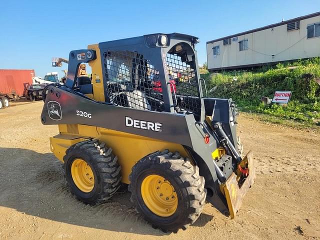 Image of John Deere 320G equipment image 3