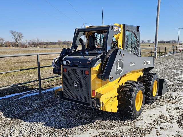 Image of John Deere 324G equipment image 4