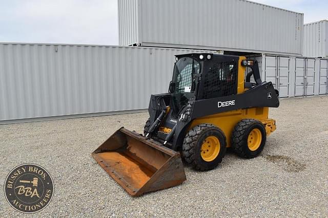 Image of John Deere 324G equipment image 2