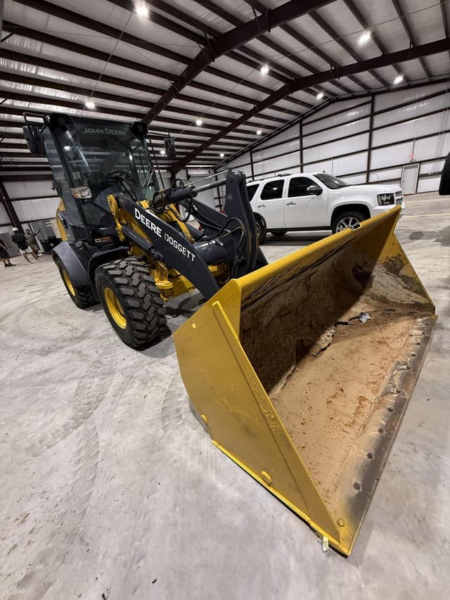 Image of John Deere 324L equipment image 3