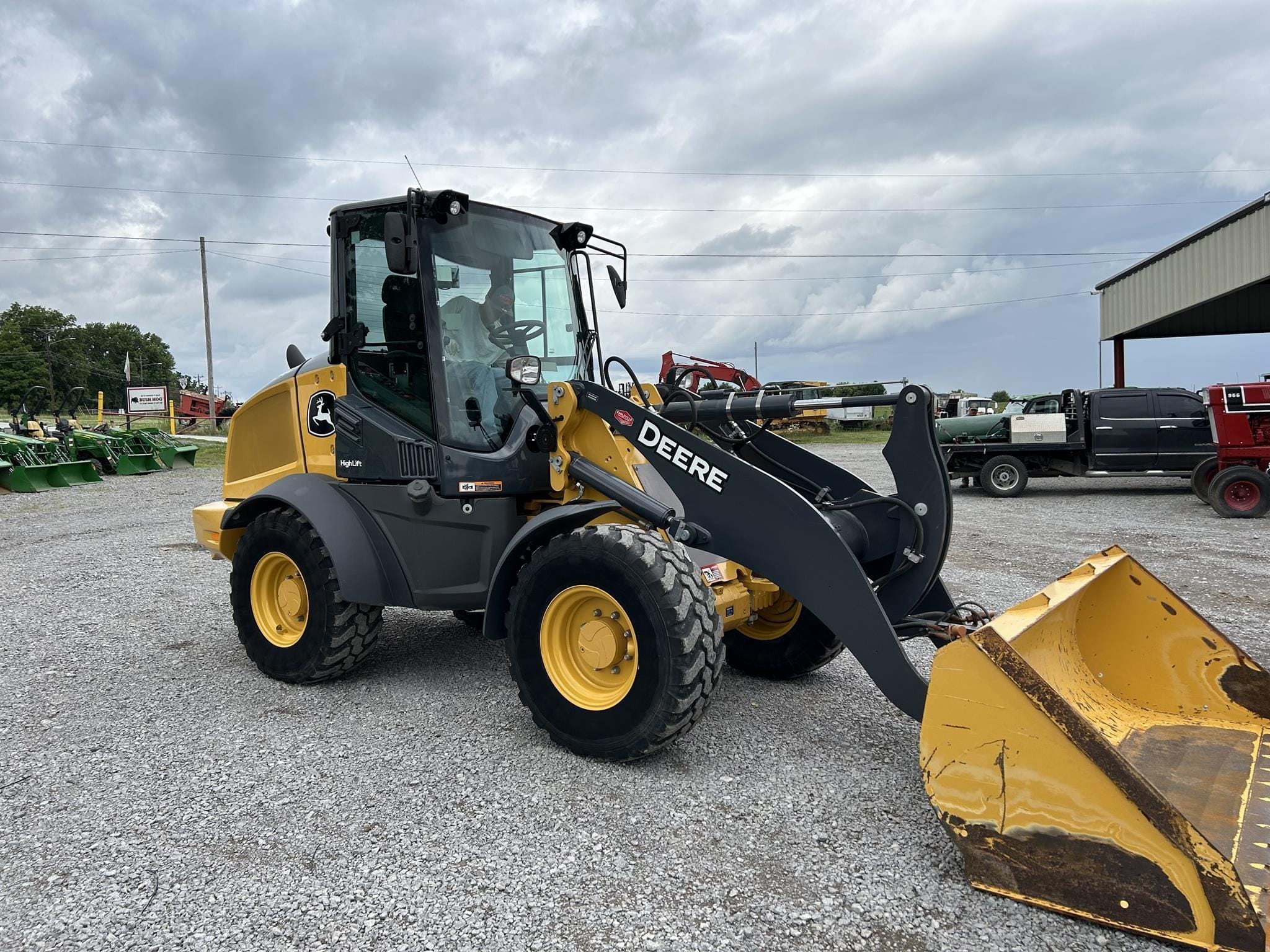 2022 John Deere 324L Equipment Image0
