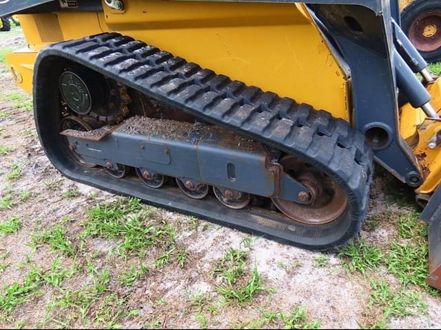 Image of John Deere 325G equipment image 4