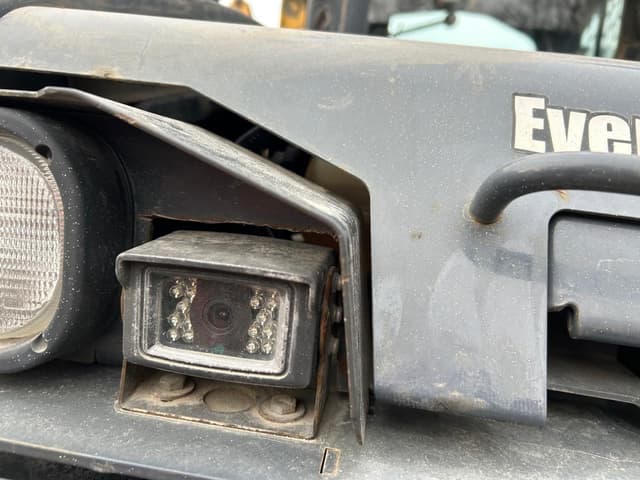 Image of John Deere 325G equipment image 4