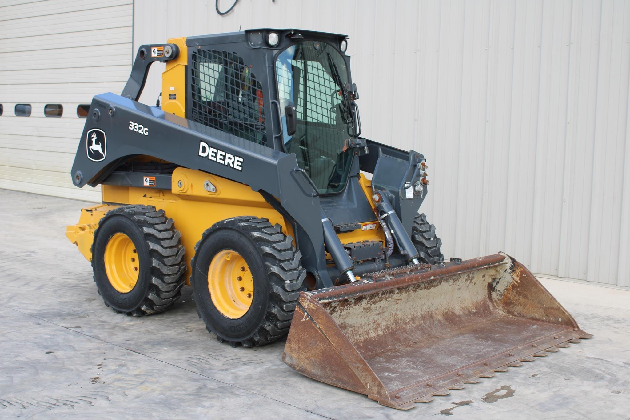 2022 John Deere 332G Equipment Image0