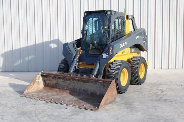 Image of John Deere 332G equipment image 3