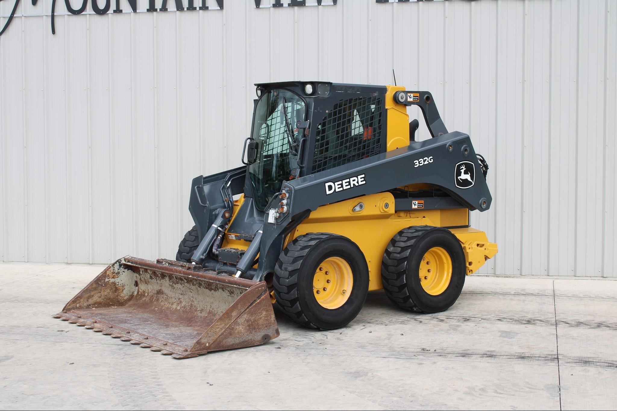 2022 John Deere 332G Equipment Image0