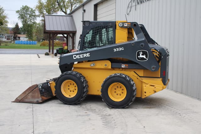 Image of John Deere 332G equipment image 2