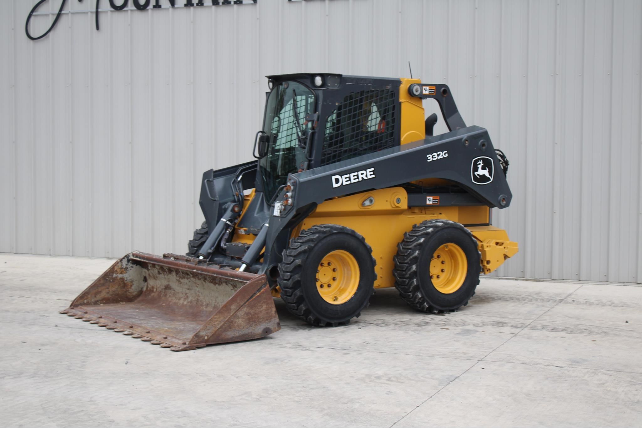 2022 John Deere 332G Equipment Image0