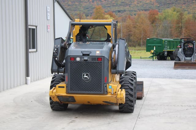 Image of John Deere 332G equipment image 4