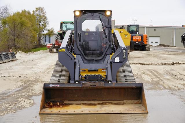 Image of John Deere 333G equipment image 2