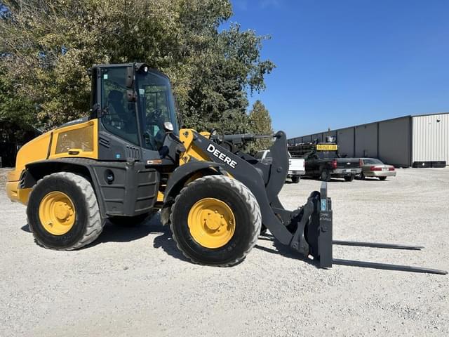 Image of John Deere 344L equipment image 1