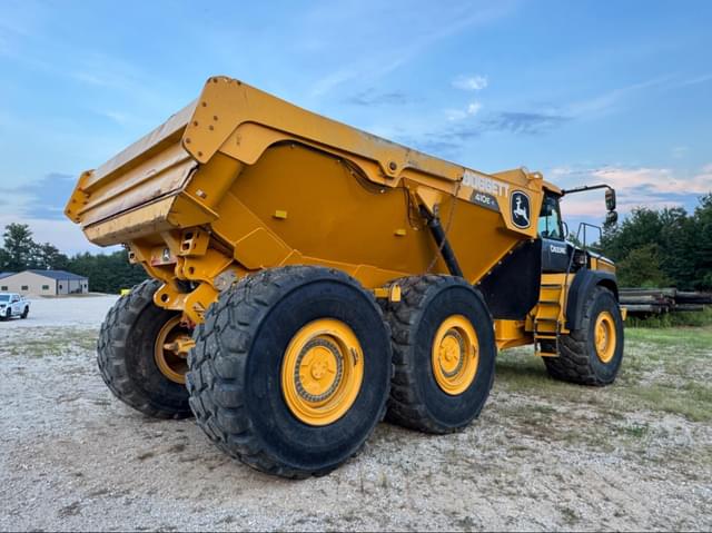 Image of John Deere 410E equipment image 4