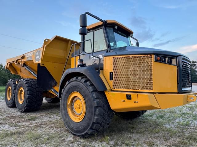 Image of John Deere 410E equipment image 2