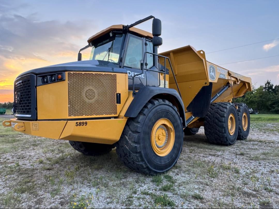 Image of John Deere 410E Primary image