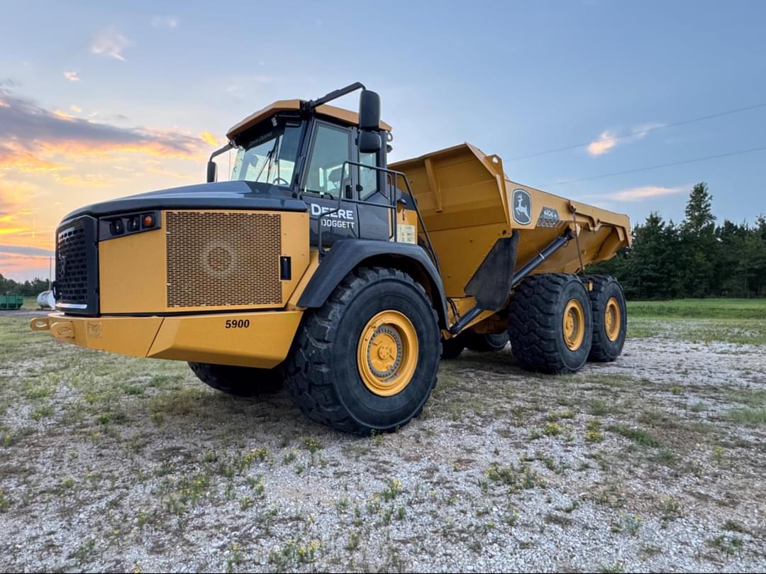 Image of John Deere 410E Primary image