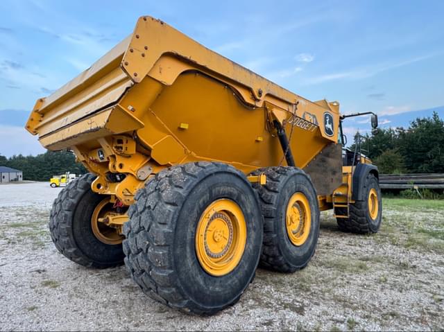Image of John Deere 410E equipment image 4