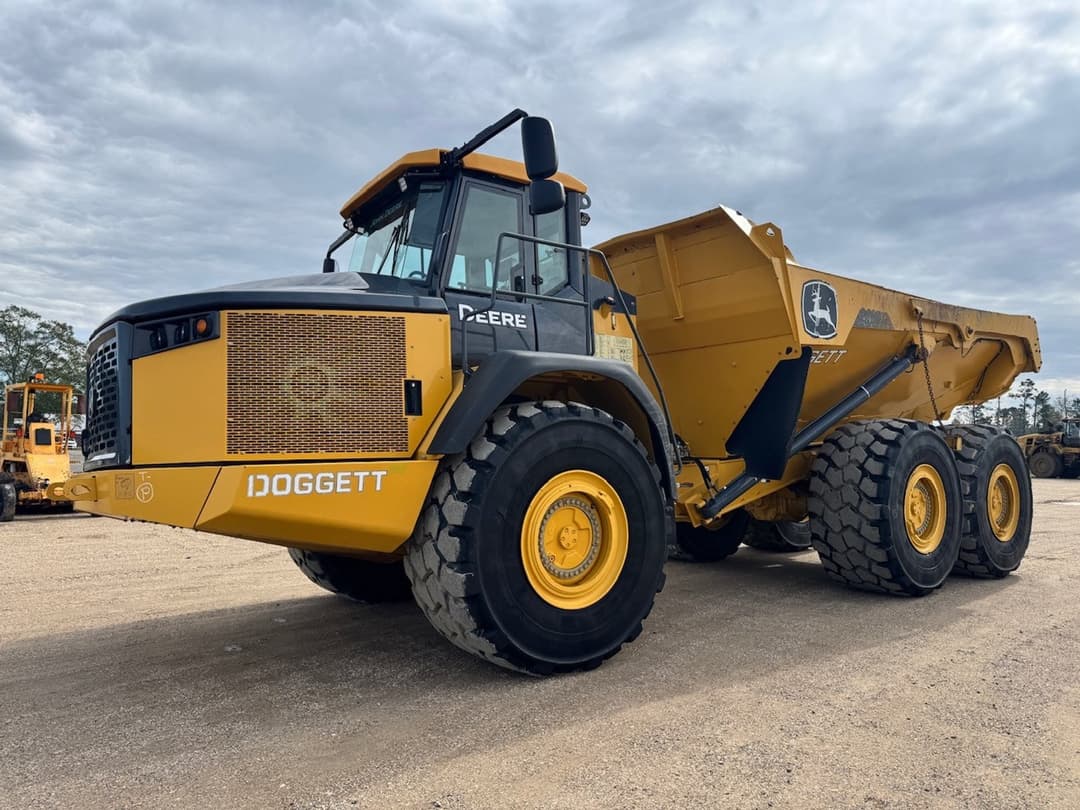 Image of John Deere 410E Primary image