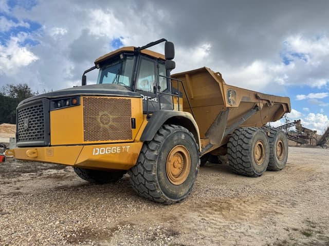 Image of John Deere 410E equipment image 4