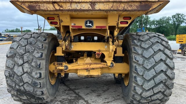 Image of John Deere 460E equipment image 4