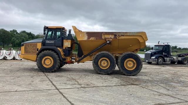 Image of John Deere 460E equipment image 1