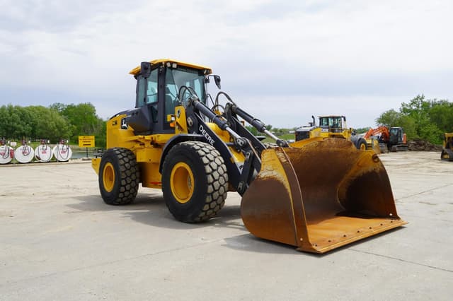 Image of John Deere 624P equipment image 3