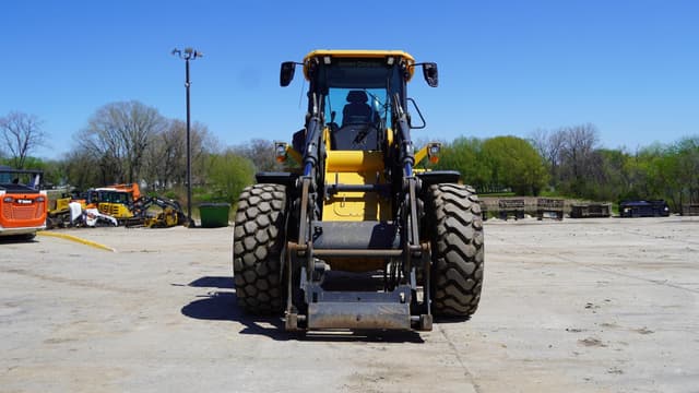 Image of John Deere 624P equipment image 2