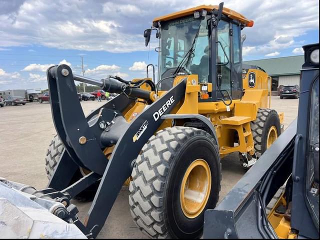 Image of John Deere 624P equipment image 2