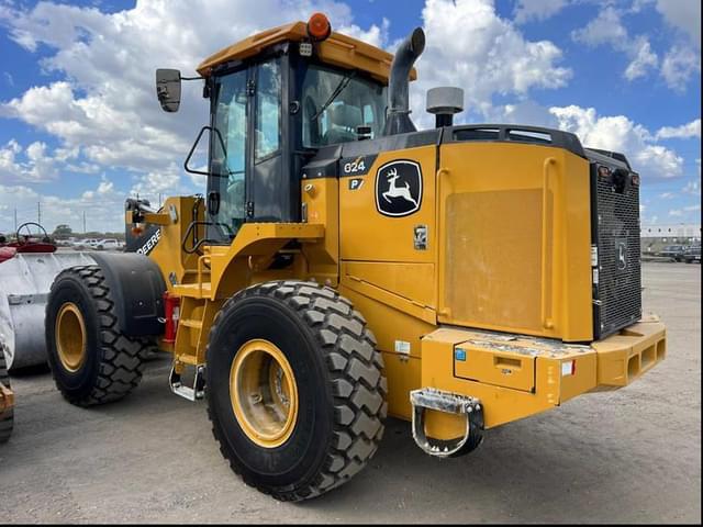 Image of John Deere 624P equipment image 3