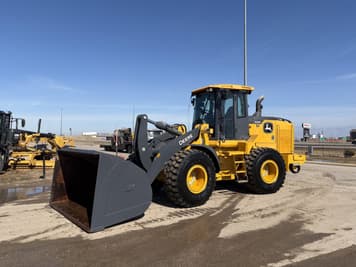 Main image John Deere 624P