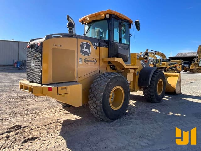 Image of John Deere 624P equipment image 4