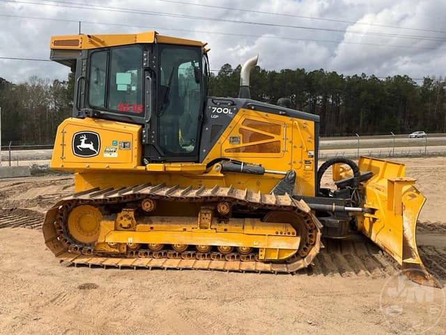 Image of John Deere 700L LGP equipment image 3