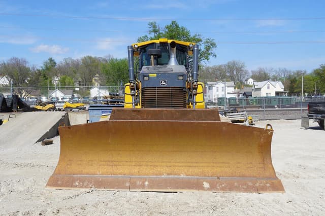 Image of John Deere 850L LGP equipment image 2