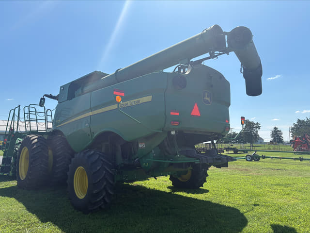 Image of John Deere S770 equipment image 3