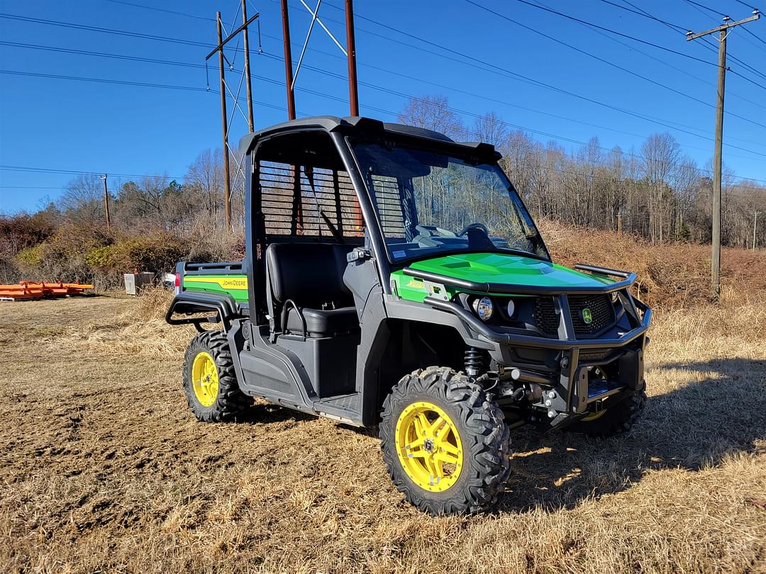 Image of John Deere XUV 835M Primary image