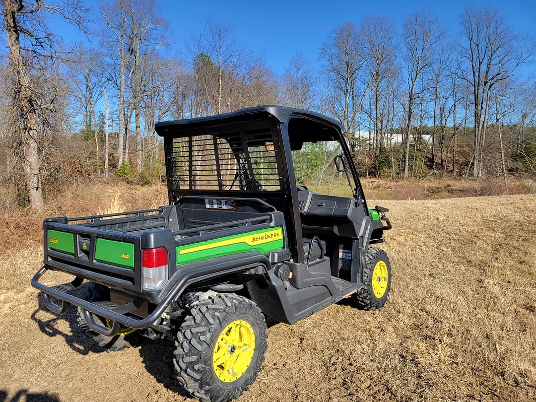 Image of John Deere XUV 835R Image 1