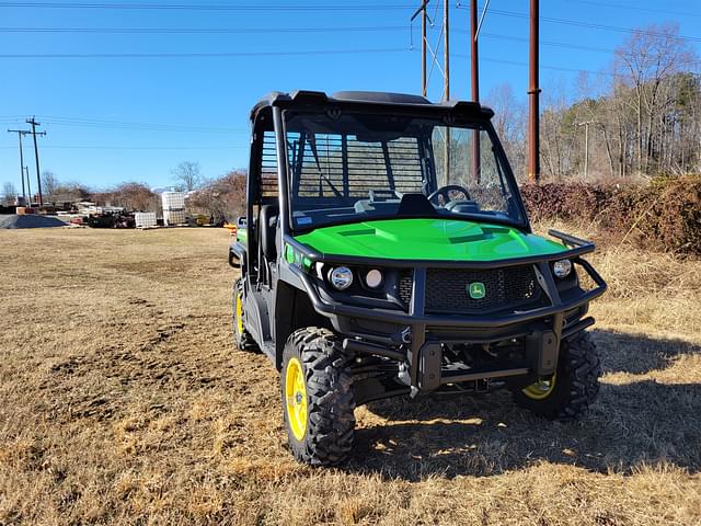 Image of John Deere XUV 835M equipment image 1