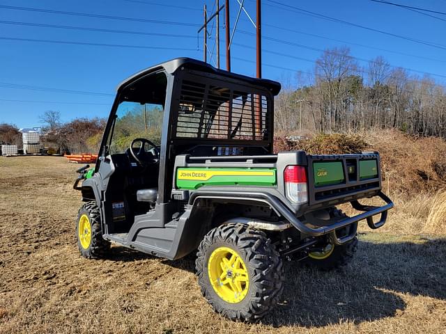 Image of John Deere XUV 835R equipment image 4