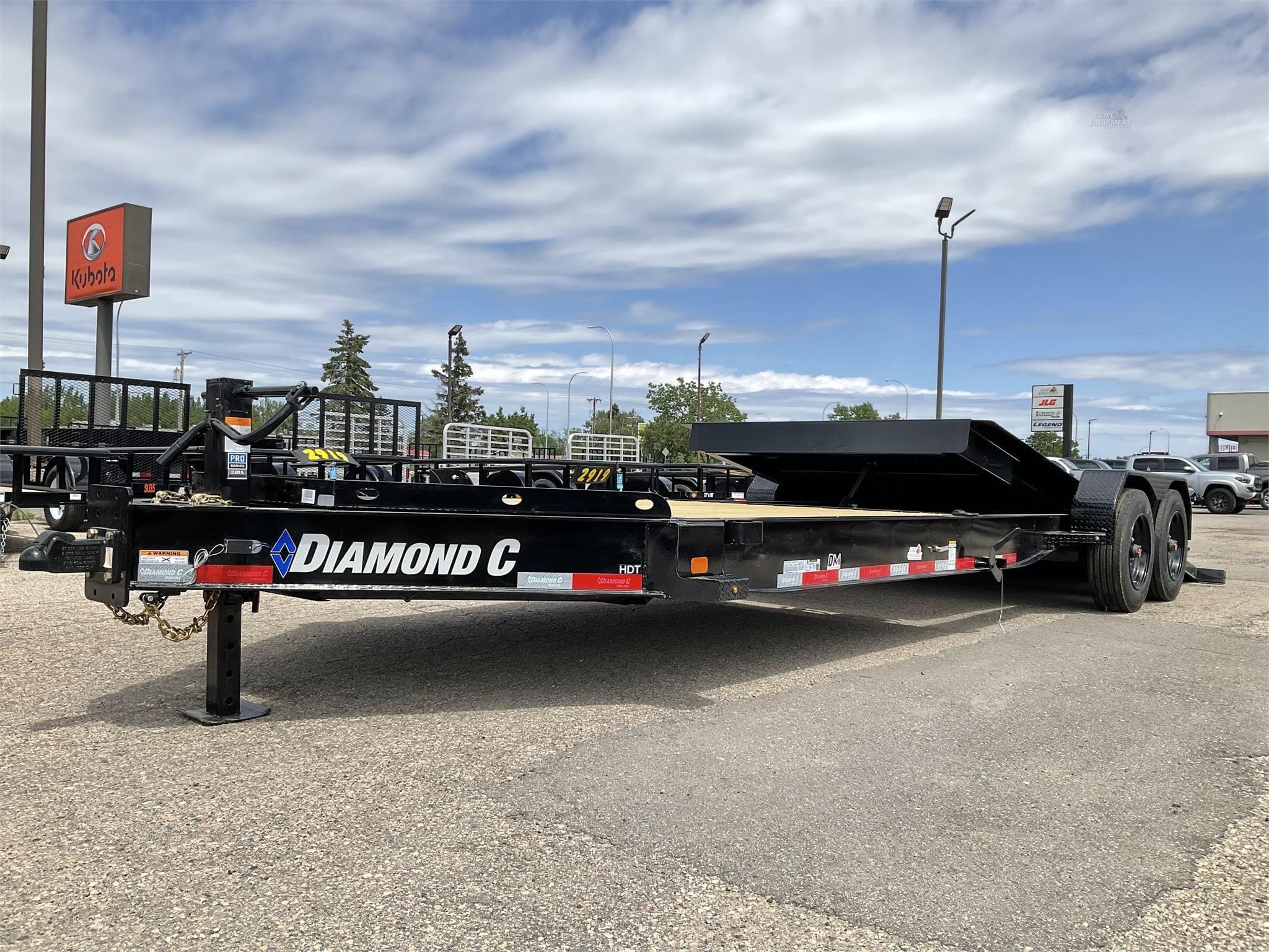 2022 Diamond C 24HDT Equipment Image0