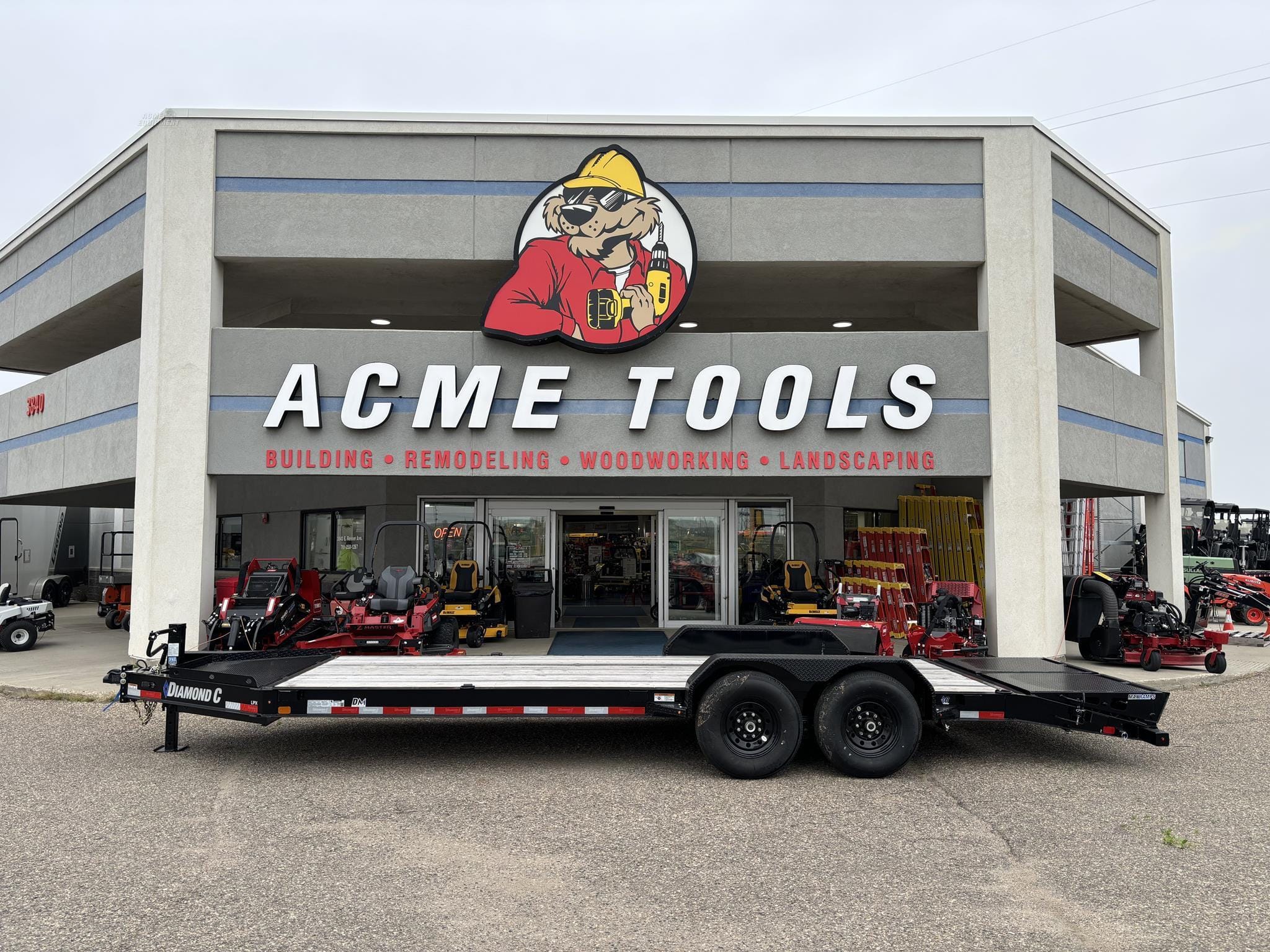 2022 Diamond C LPX Equipment Image0