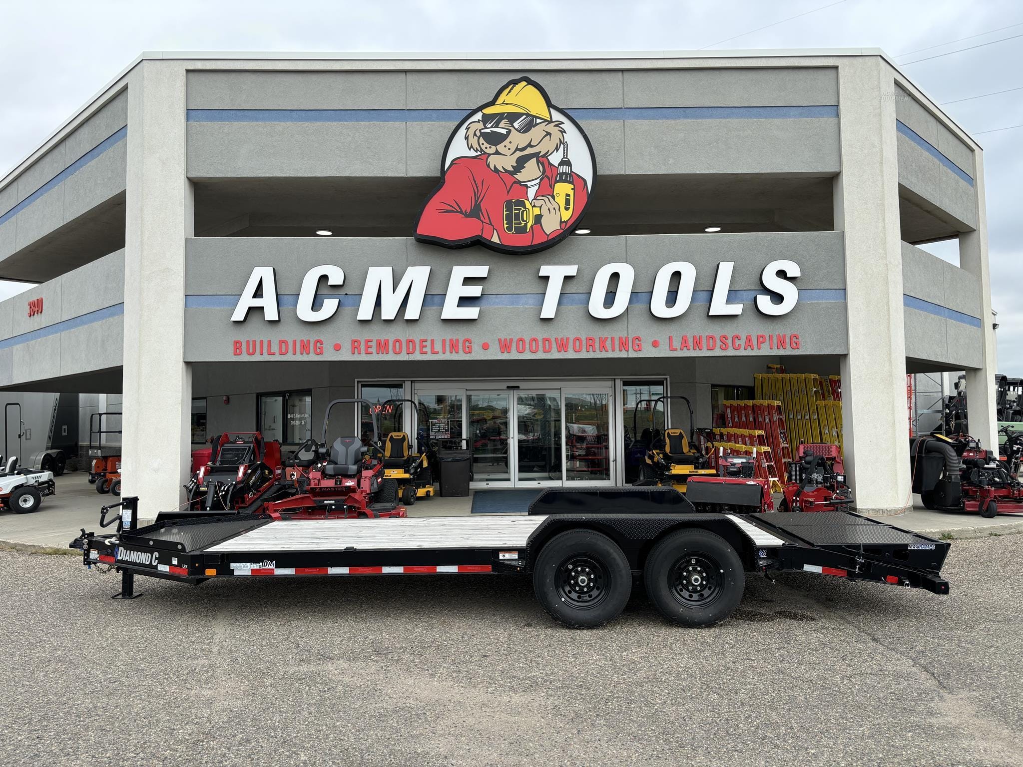 2022 Diamond C LPX Equipment Image0