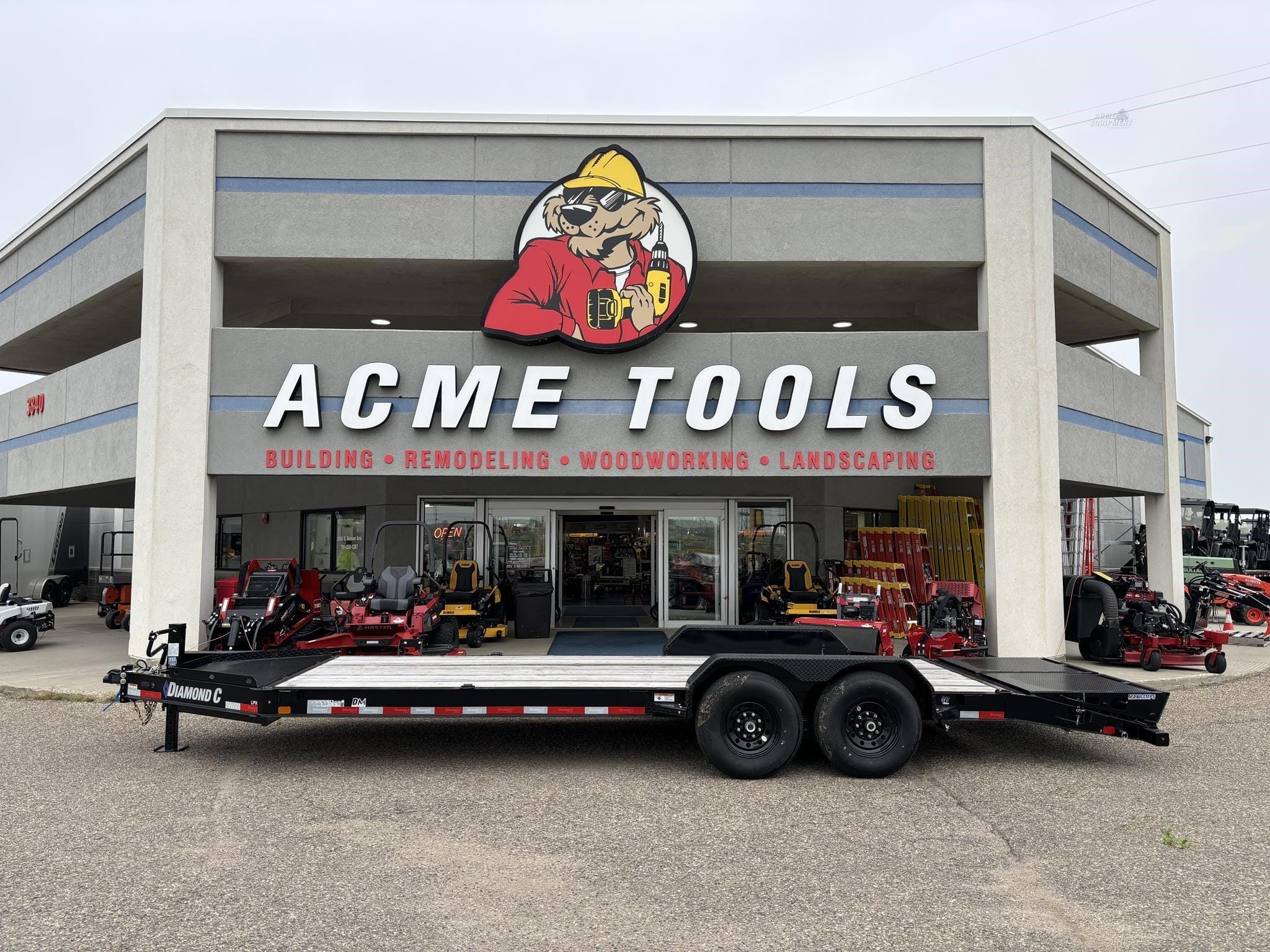 2022 Diamond C LPX Equipment Image0