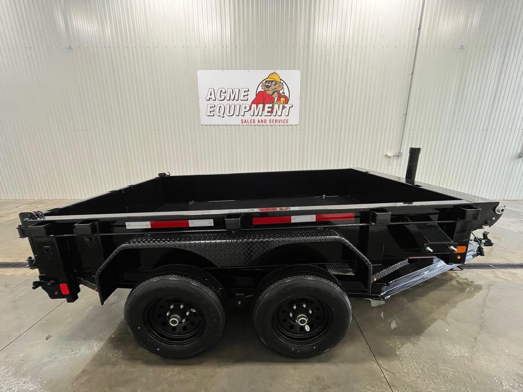 2022 Diamond C MDT 10x77 Equipment Image0