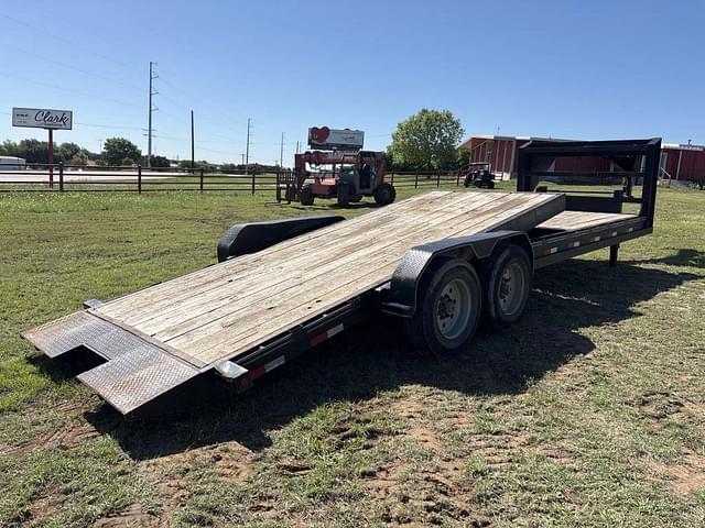 Image of Diamond T 8324TD equipment image 4