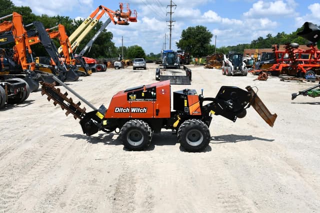 Image of Ditch Witch 410SX equipment image 1