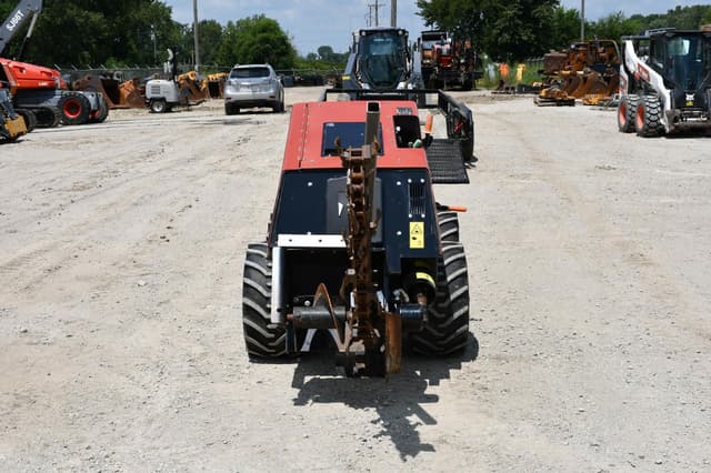 Image of Ditch Witch 410SX equipment image 3