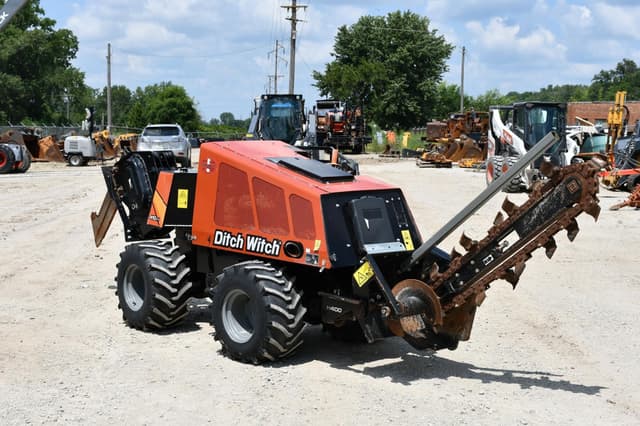Image of Ditch Witch 410SX equipment image 4