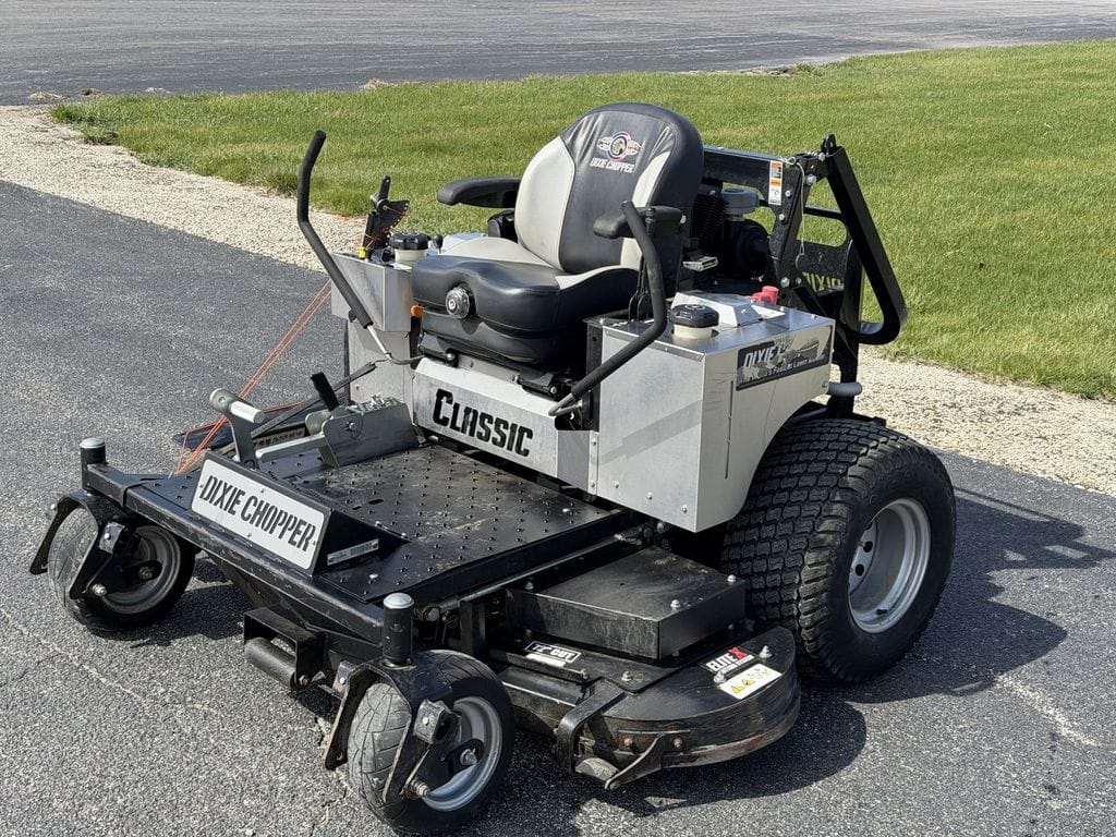 2022 Dixie Chopper 3572 EFI Equipment Image0