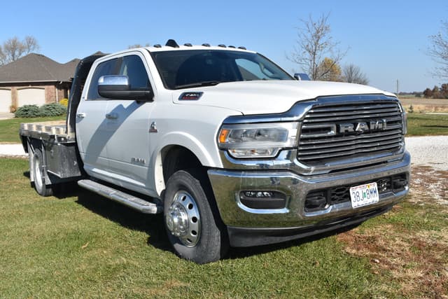 Image of Dodge Ram 3500 equipment image 2