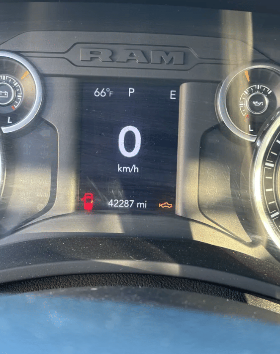 Image of Dodge Ram 3500 equipment image 4